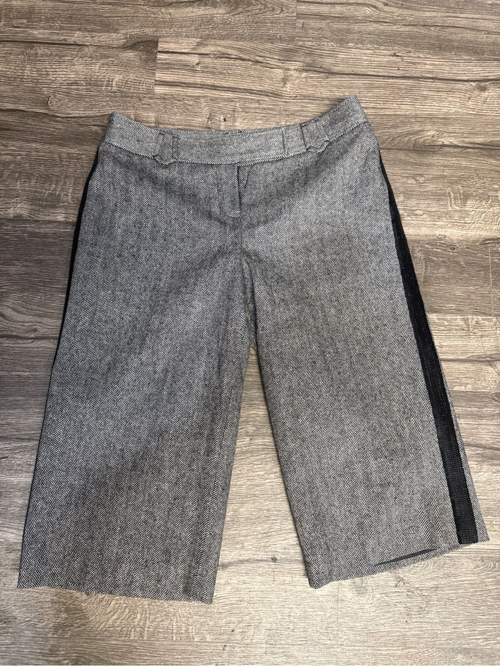 LOFT Petites Herringbone Bermuda Shorts 10P Black Sequin Side Panel Dressy - Picture 3 of 9